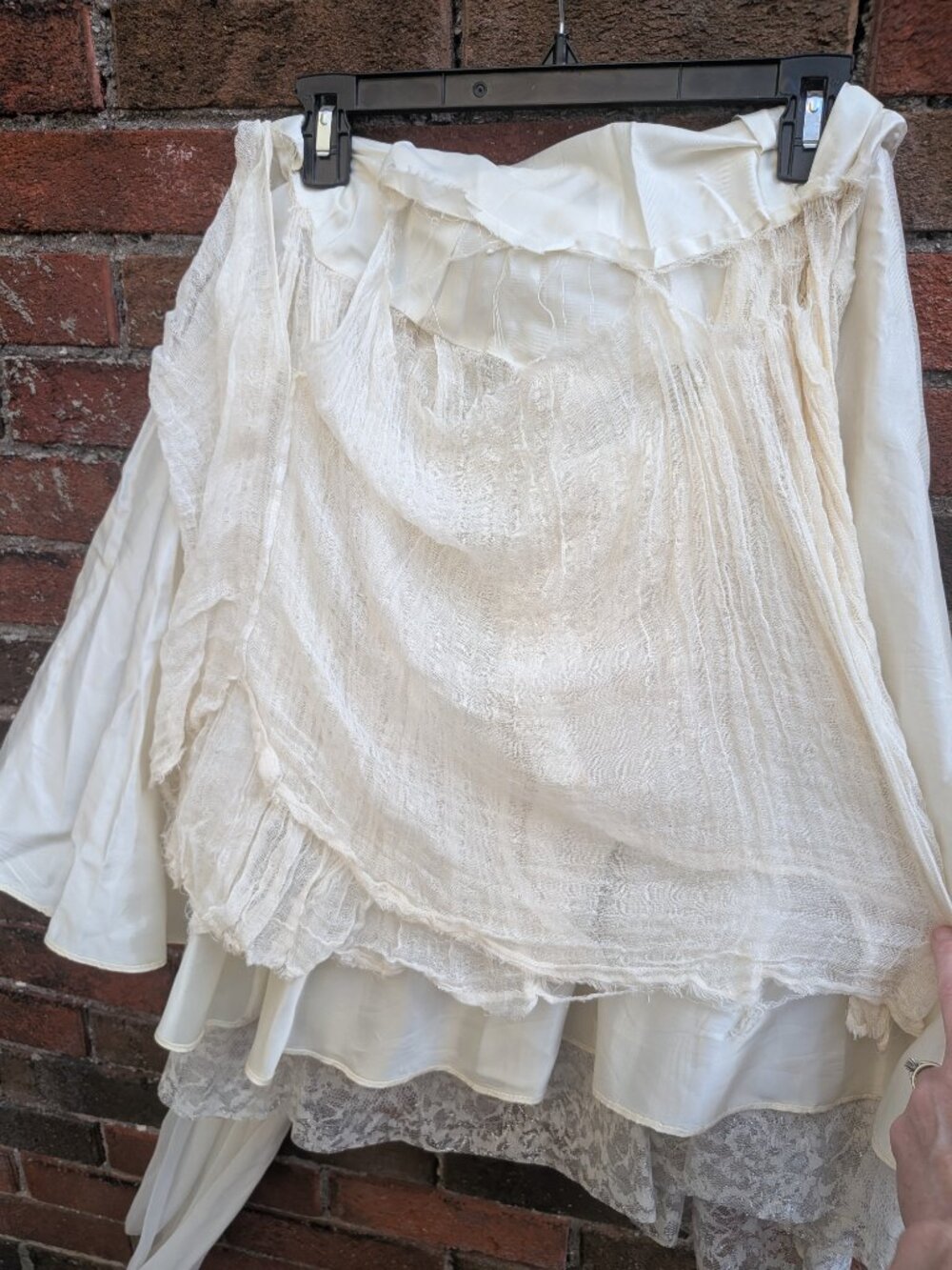 Romantic vintage wedding dress - Picture 12 of 14